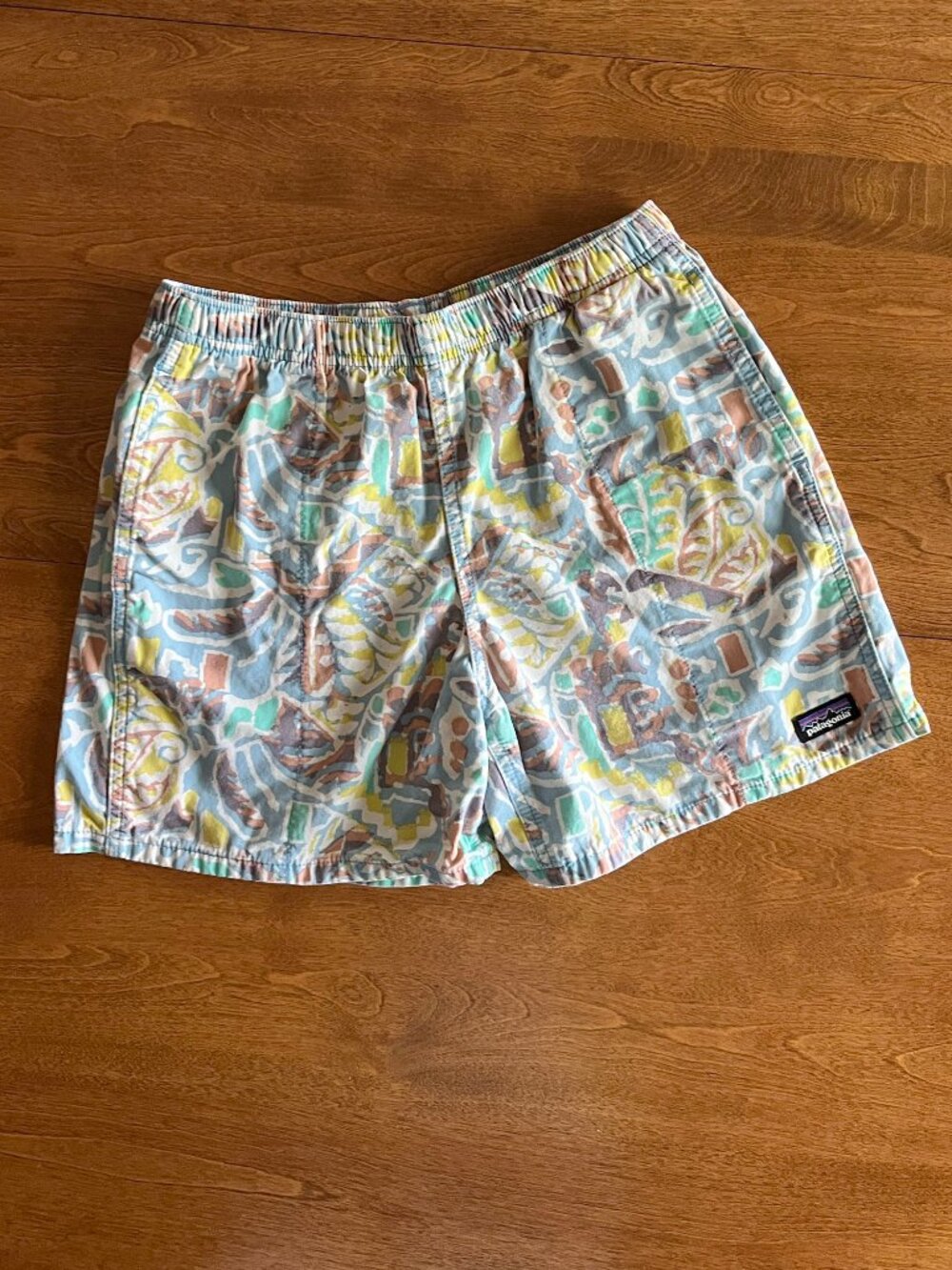 Patagonia colorful patterned shorts L 12
